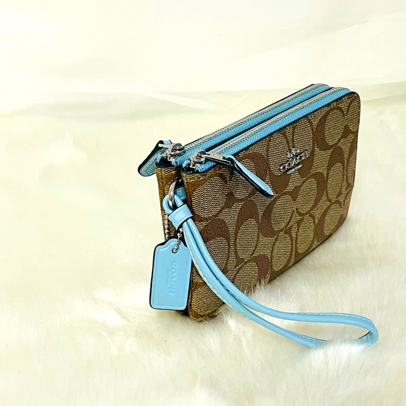 NWT Coach khaki Double Zip Wristlet. - Picture 9 of 10